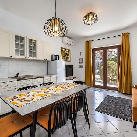 Anton Apartman Baška